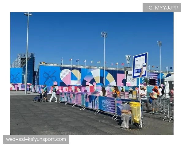巴黎奥运会门票销售过半，但交通与住宿压力引发民众担忧